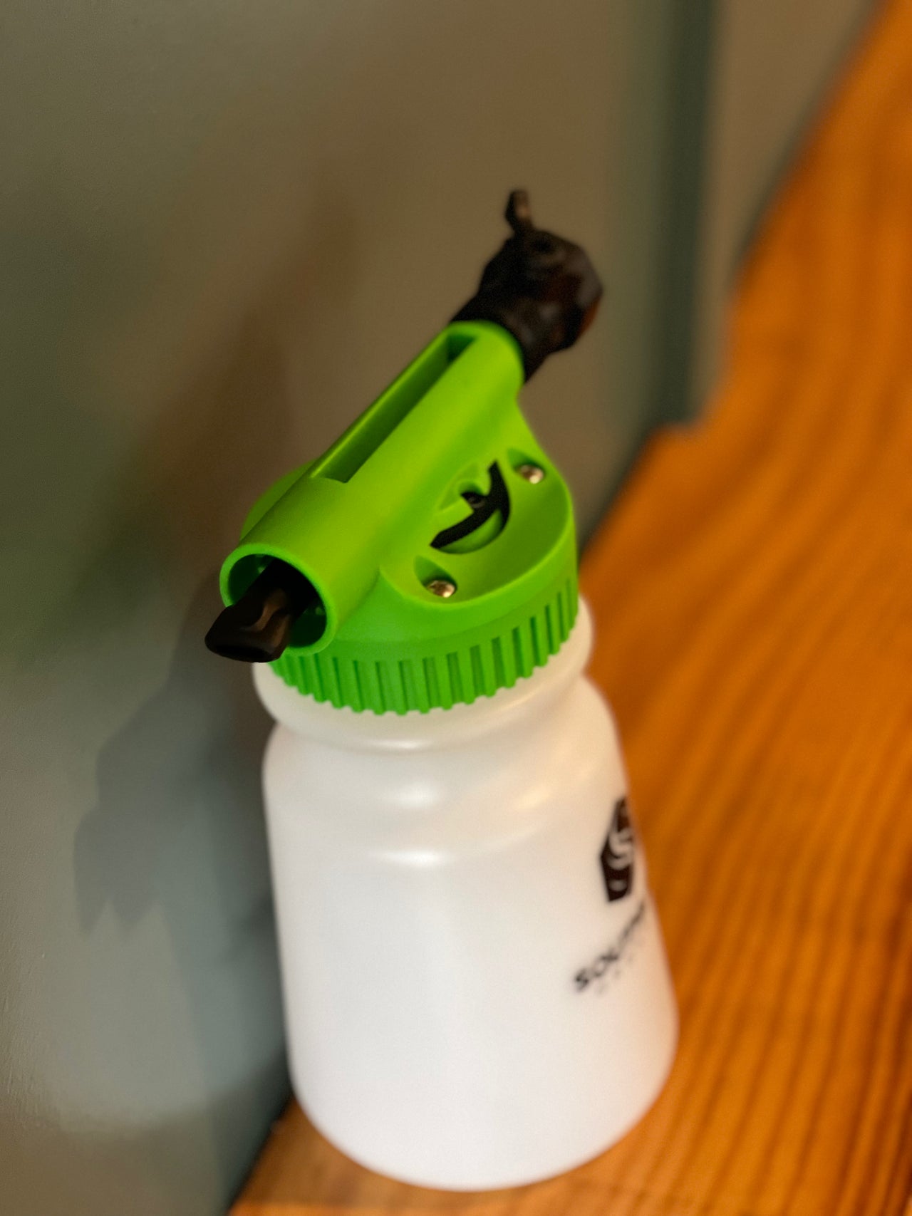 Premium Adjustable Trigger Spray Bottle – 32 oz